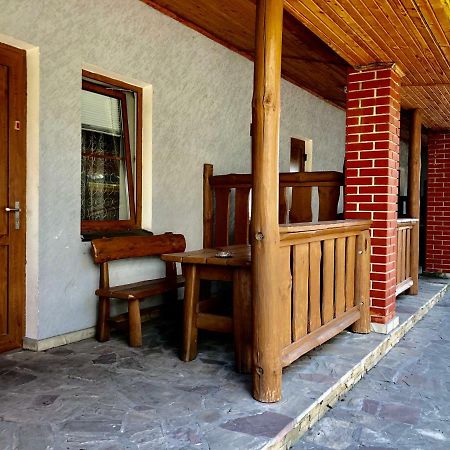 Tri Dorogi Hotel Lwów Zewnętrze zdjęcie