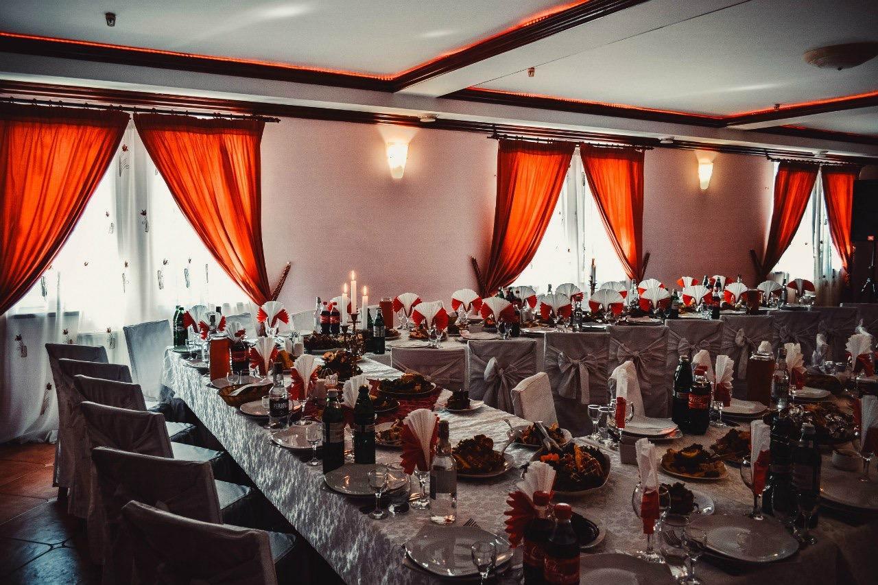 Tri Dorogi Hotel Lwów Zewnętrze zdjęcie