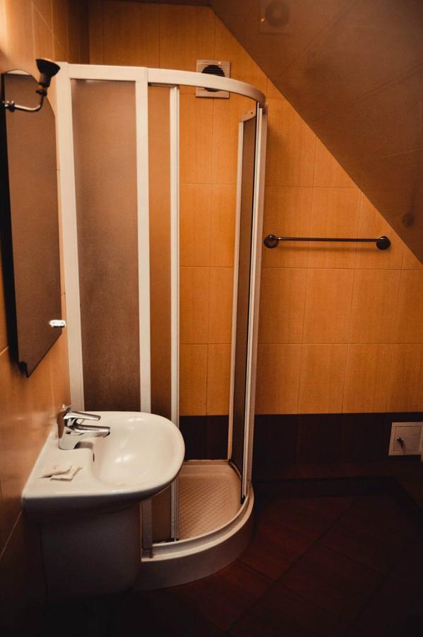 Tri Dorogi Hotel Lwów Zewnętrze zdjęcie