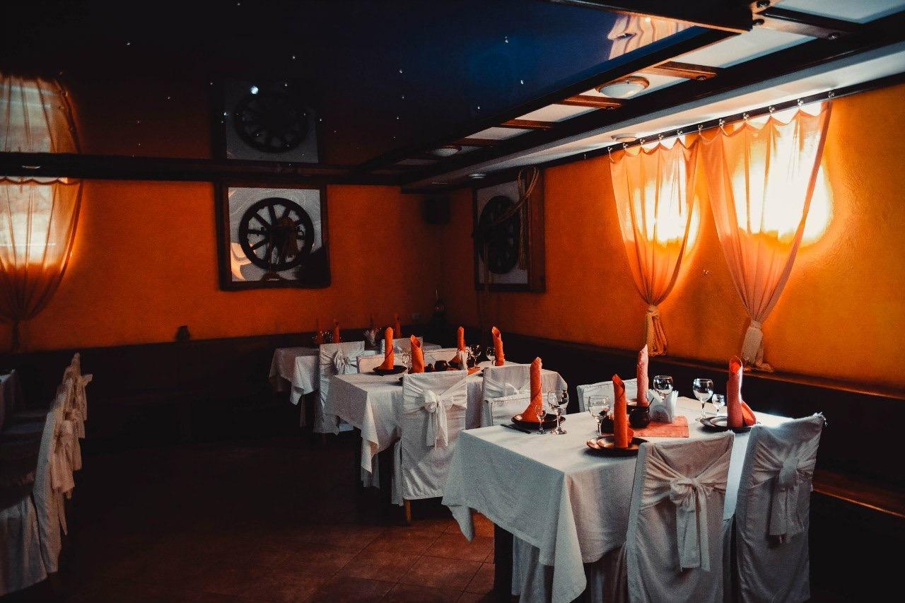 Tri Dorogi Hotel Lwów Zewnętrze zdjęcie