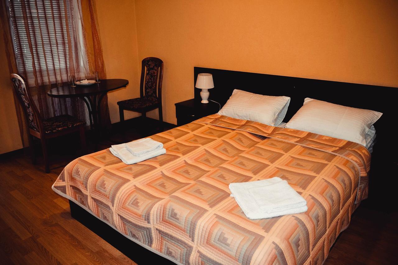 Tri Dorogi Hotel Lwów Zewnętrze zdjęcie