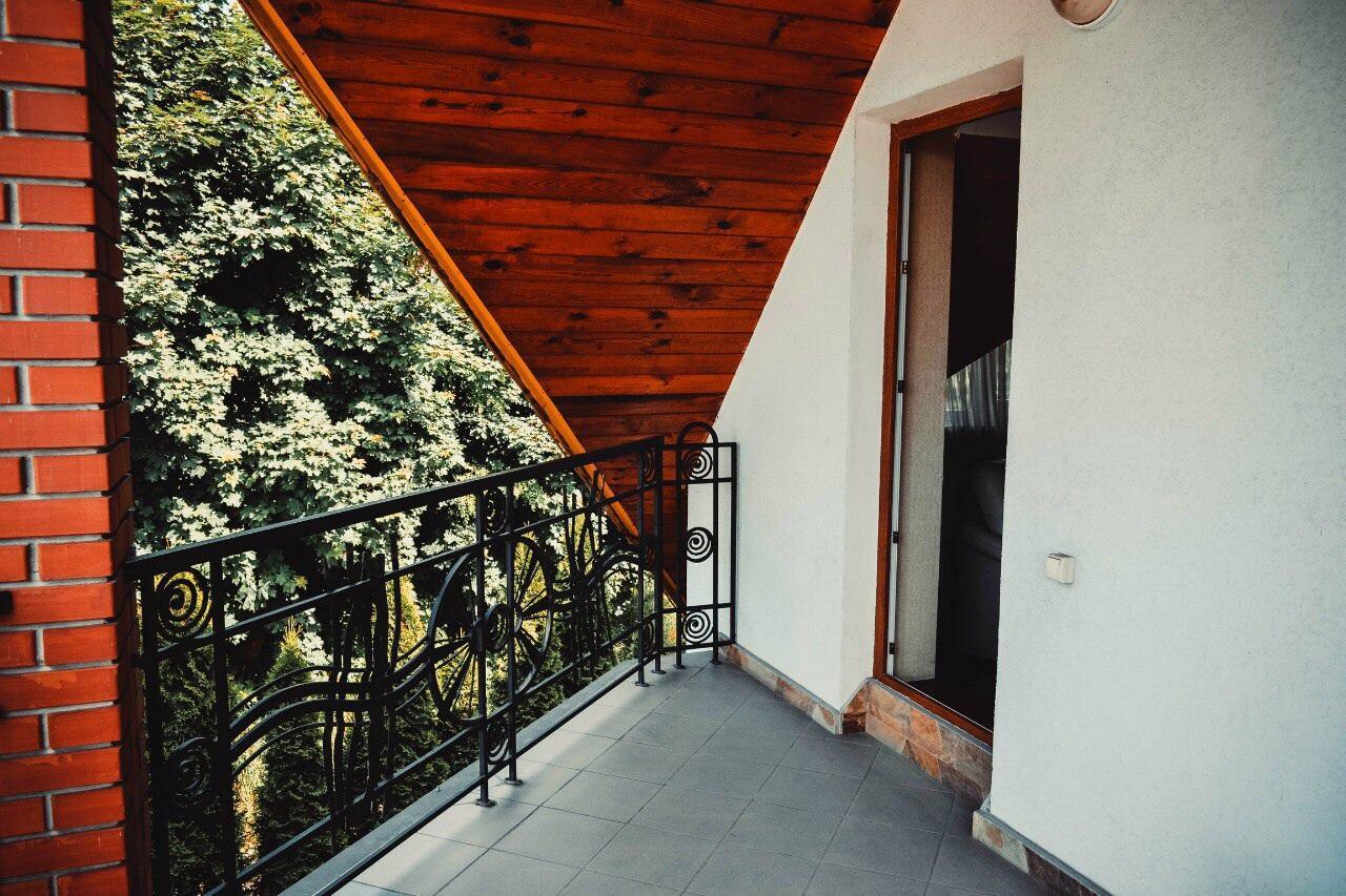 Tri Dorogi Hotel Lwów Zewnętrze zdjęcie