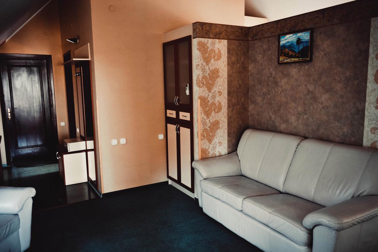 Tri Dorogi Hotel Lwów Zewnętrze zdjęcie