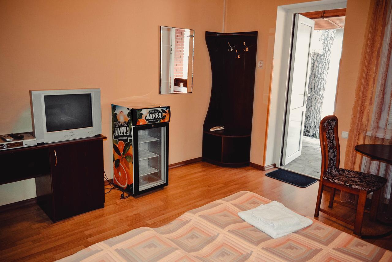 Tri Dorogi Hotel Lwów Zewnętrze zdjęcie
