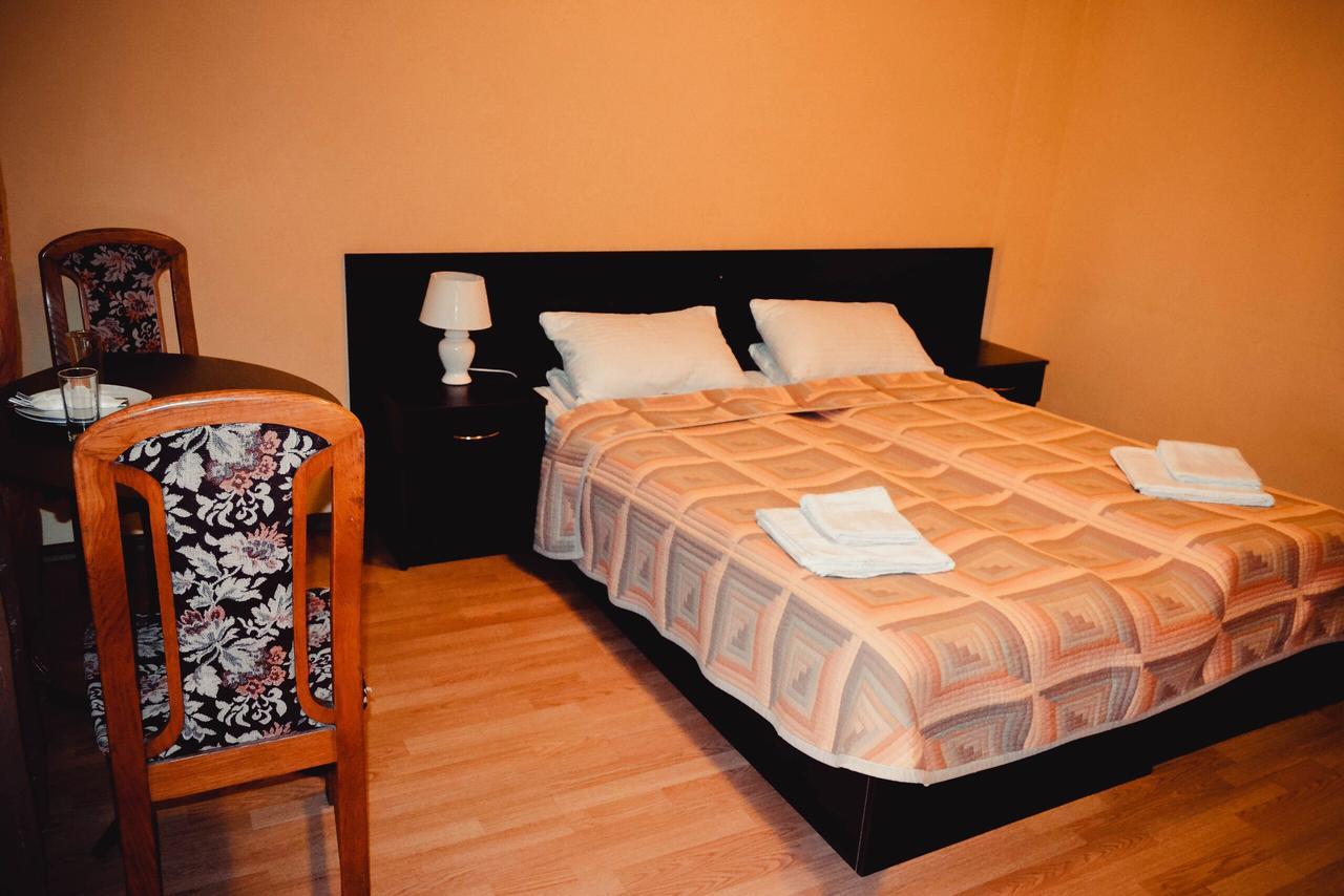Tri Dorogi Hotel Lwów Zewnętrze zdjęcie